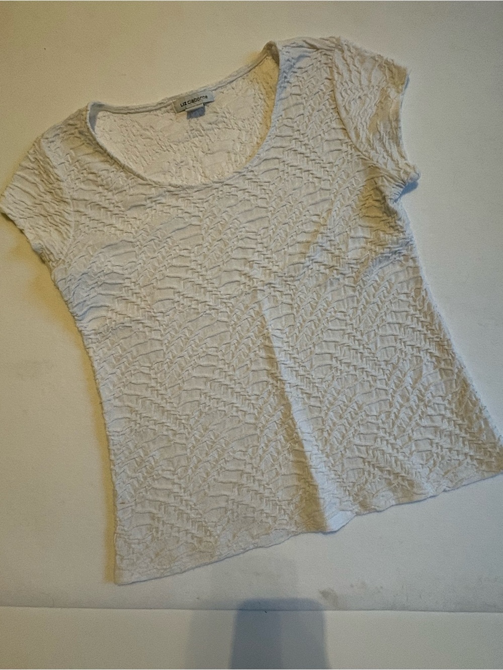 Liz Claiborne Cream Textured Cap Sleeve Tee